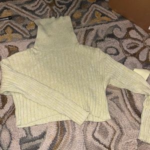 Forever 21 small cropped ribbed green turtle neck
